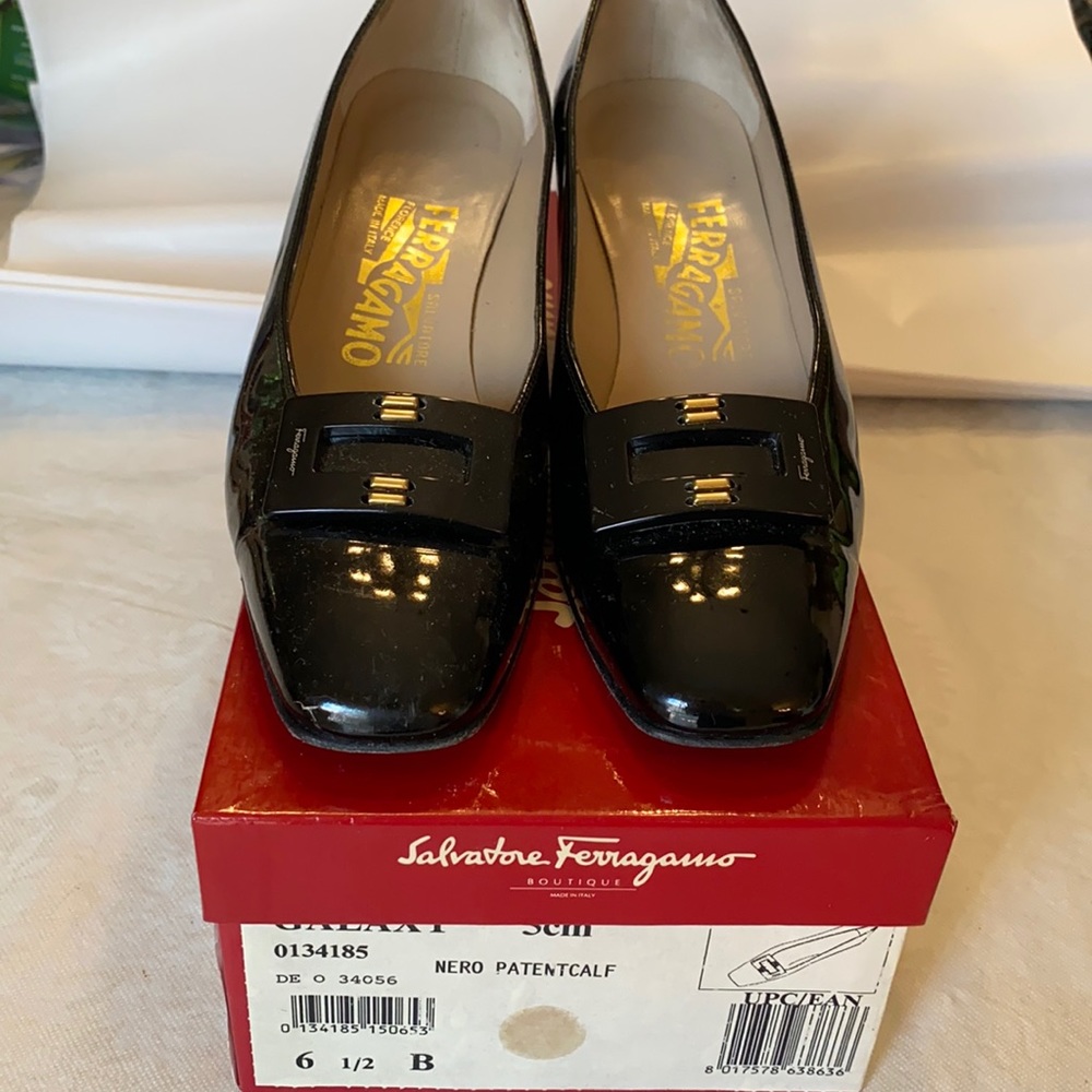 Salvatore Ferragamo Vintage black patent leather pumps. 6.5B